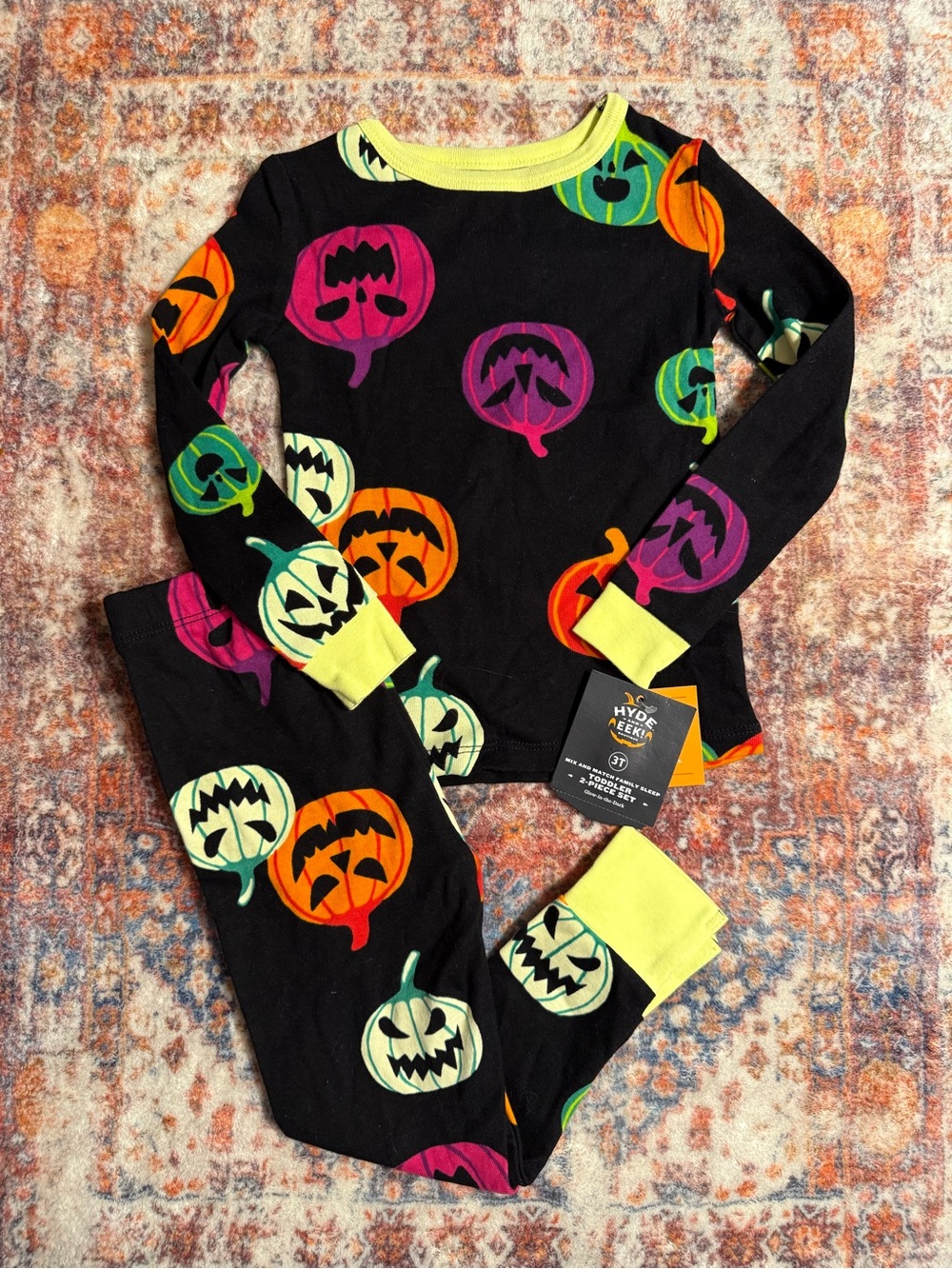 Hyde and EEK! Toddler Halloween Pumpkin Pajama Set 3T Glow in the Dark NWT